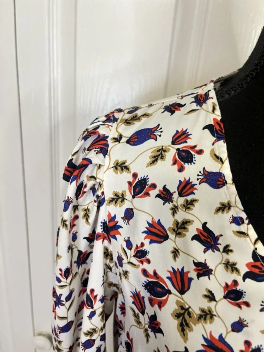 Banana Republic Long Puff Sleeve Floral Blouse Sz S Boho Satin V Neck Office